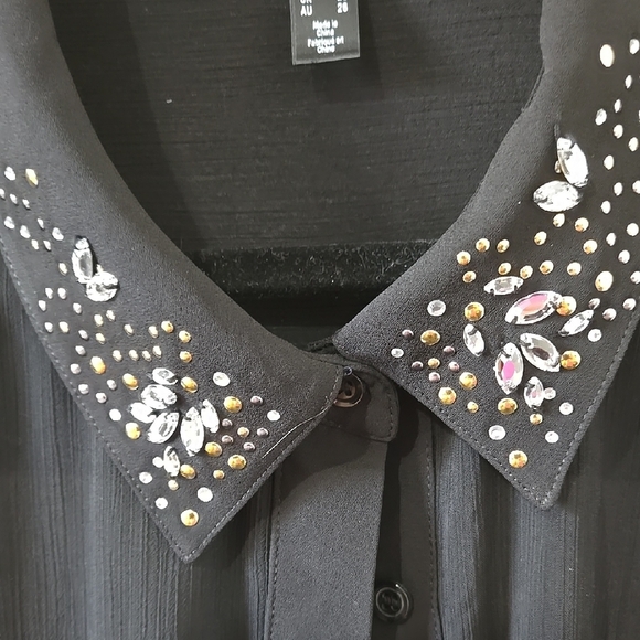 Love & Legend Chic Black Blouse - Picture 3 of 7